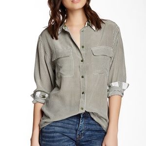 Equipment Signature Silk Blouse w/Contrast Collar-XS